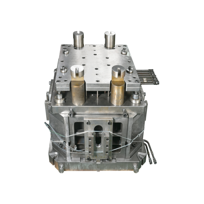 Nízkotlaková forma chladená vodnou hmlou v náboji kolesa